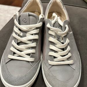 ECCO Soft 7Dove Grey Dress Sneakers for women SIZE 9